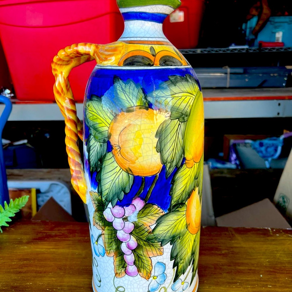 Large Tuscan pottery vase